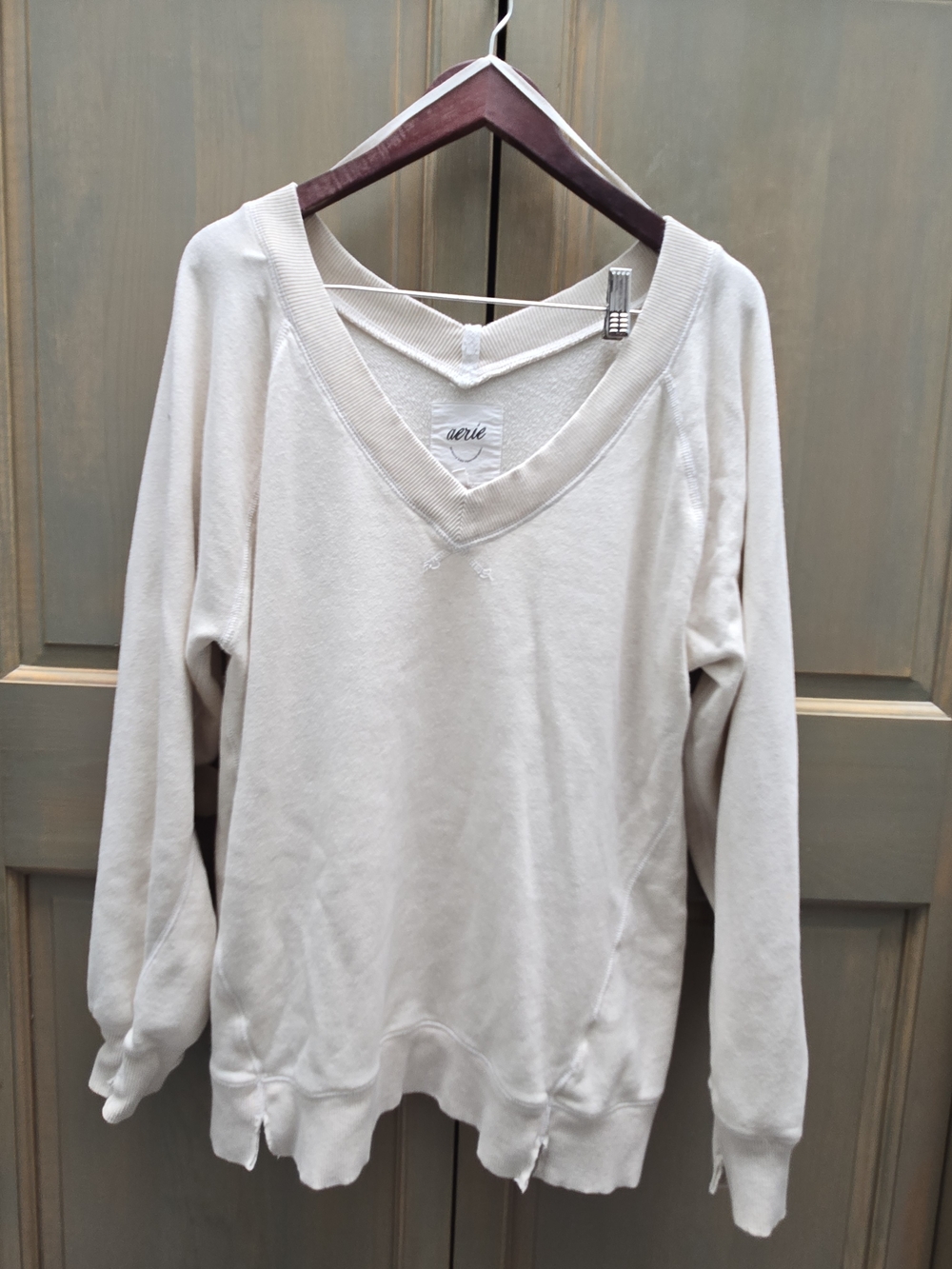 Aerie Cream V-Neck Pullover Sweater
